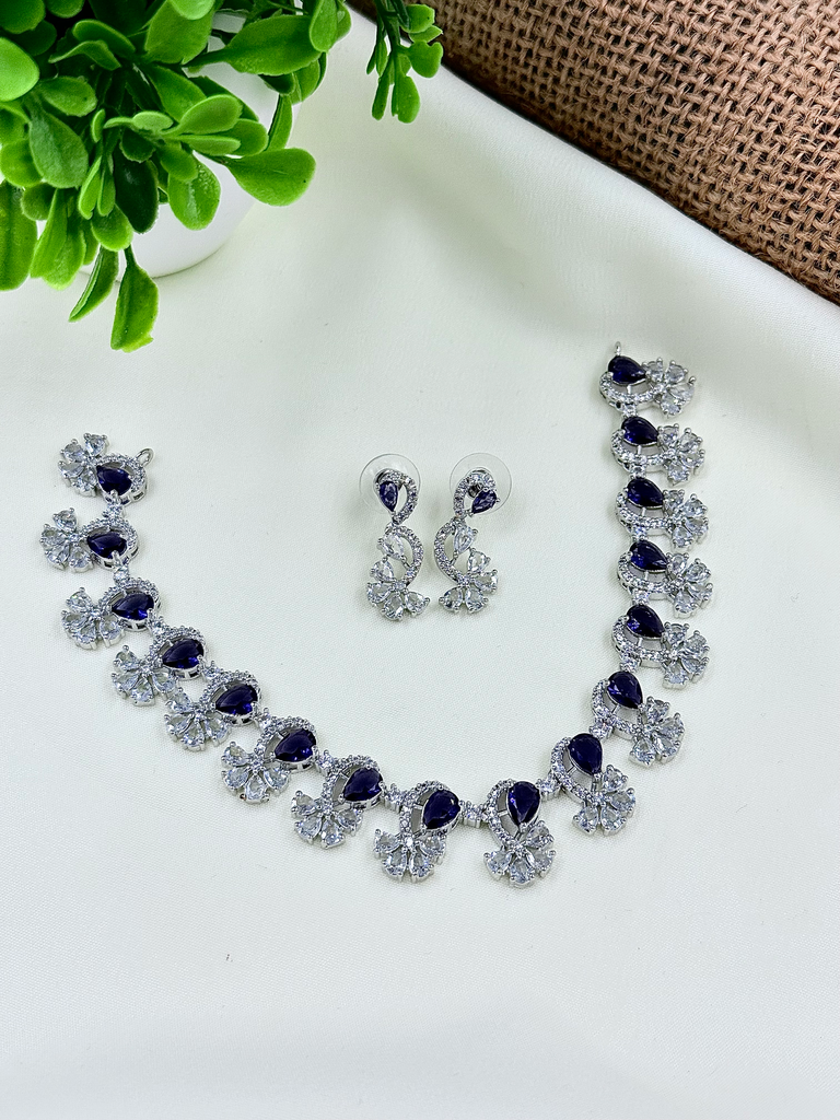 Timeless Aura Necklace Set