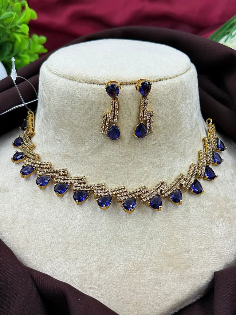 Modern Choker Necklace Set with Pear-Shaped Stone Details