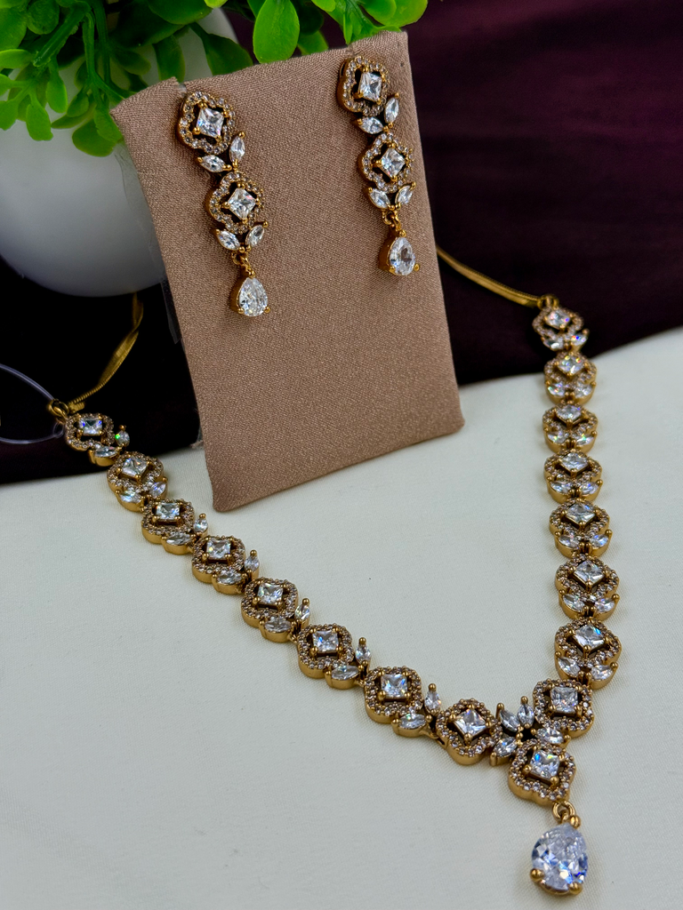 White AD Stone Floral Necklace Set