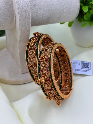 Heritage Green Thread Bangles with Dangles