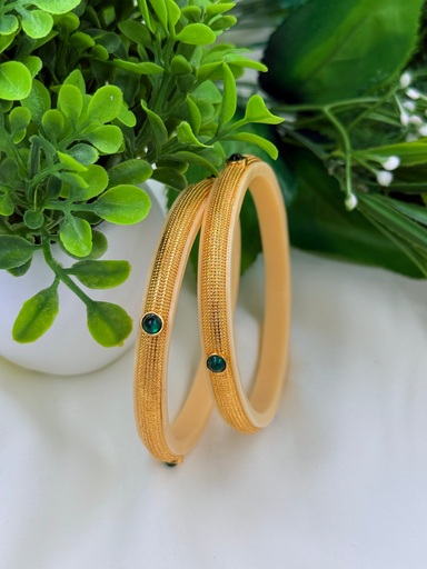 Minimalist Rajwadi Bangles with Polished Stone Setting