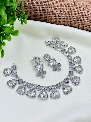 Regal Heritage Necklace Set
